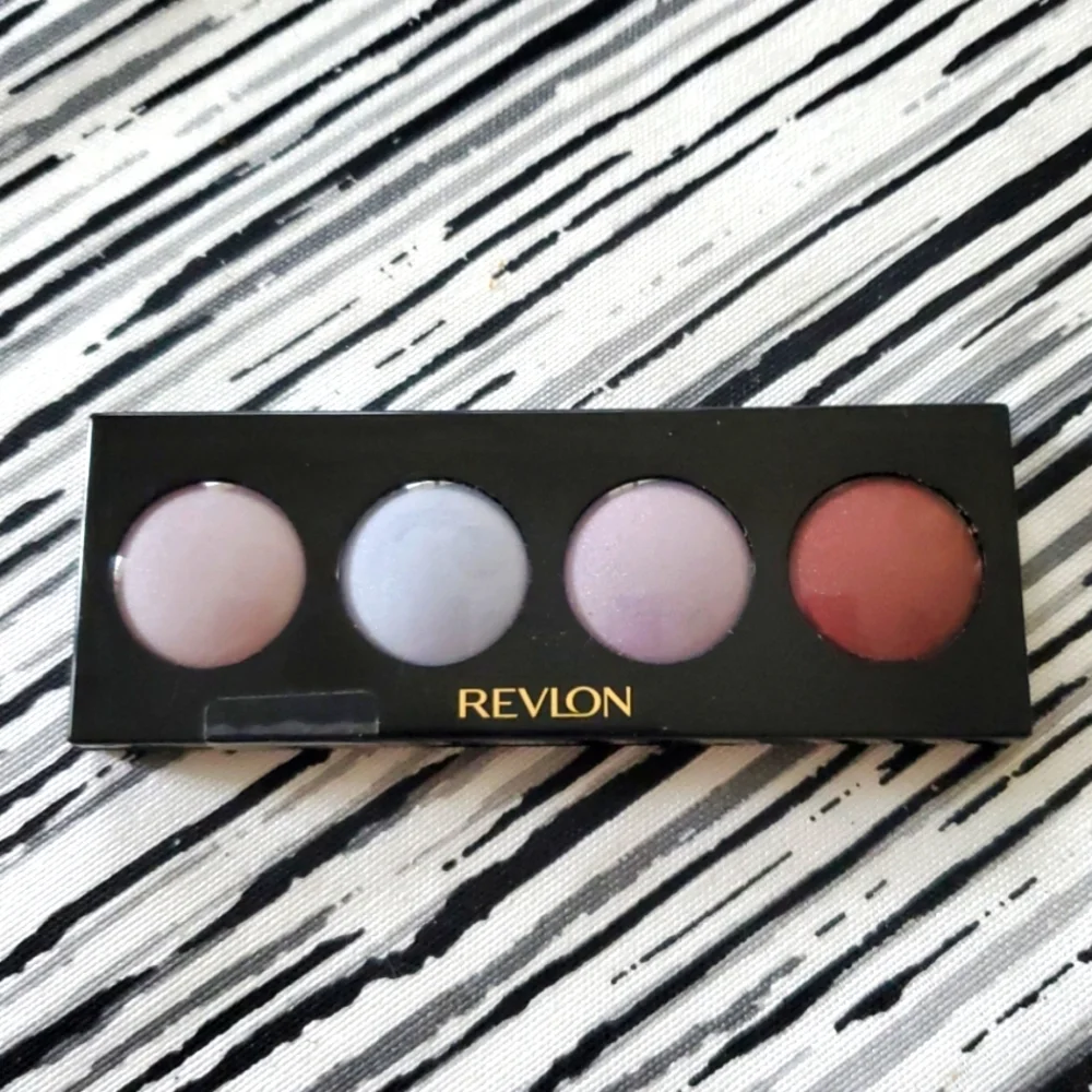 Revlon Luminosity #701 Wild Orchids Quad Eyeshadow‎ NEW